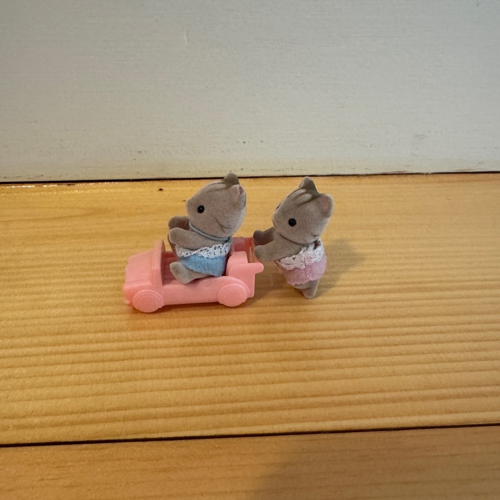 Calico Critter twin set - Picture 4 of 5